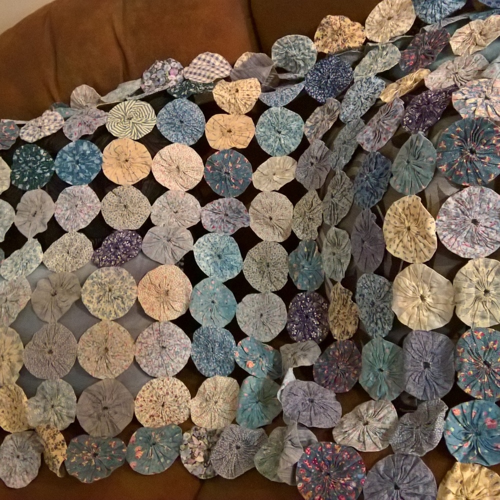 Yo-Yo Quilt Multi Color